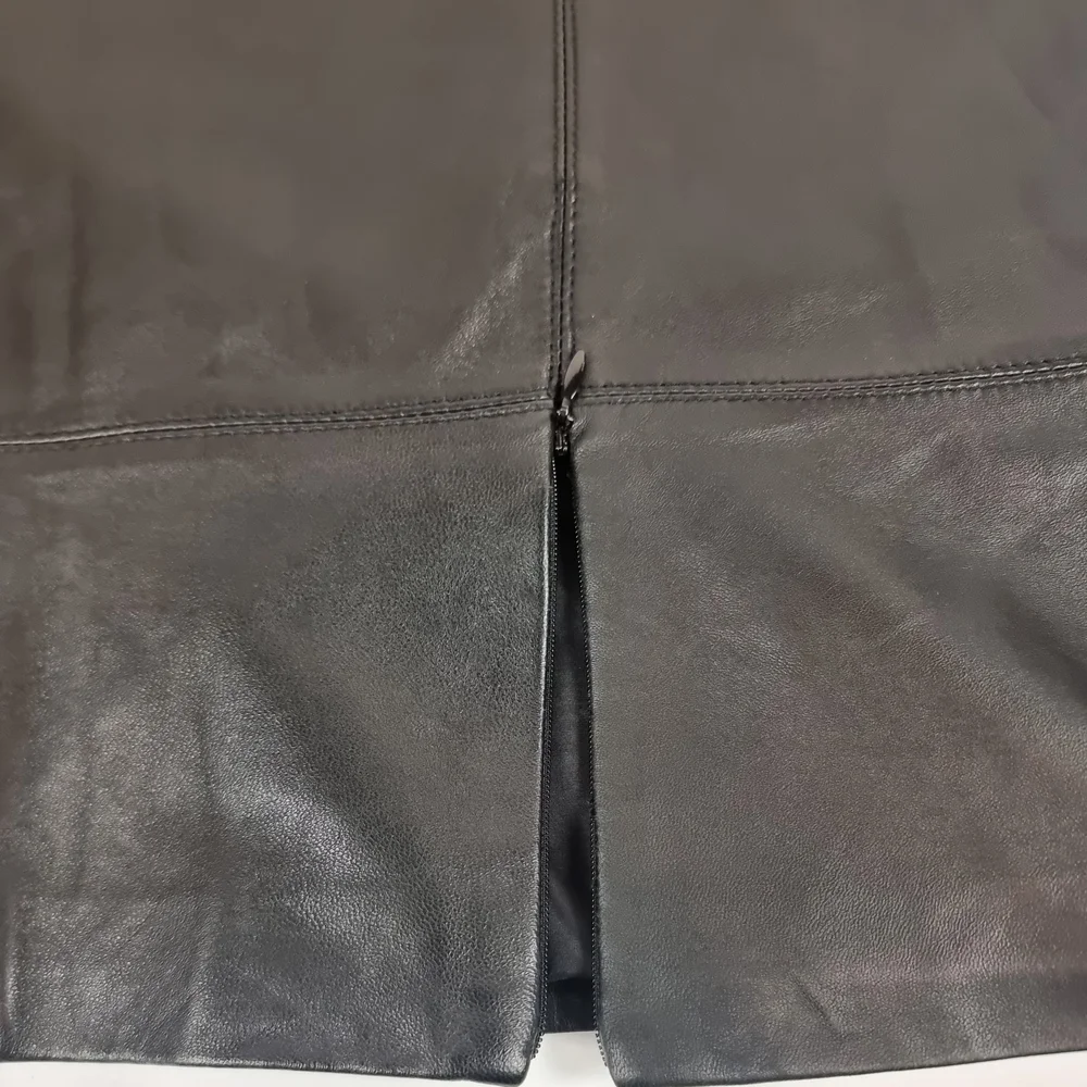 St. John Sport Black Leather Skirt Sz 10 Vtg. - Picture 6 of 12